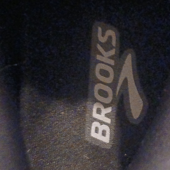 Brooks Ghost 16 Black and Gray Athletic Shoes - Picture 5 of 12